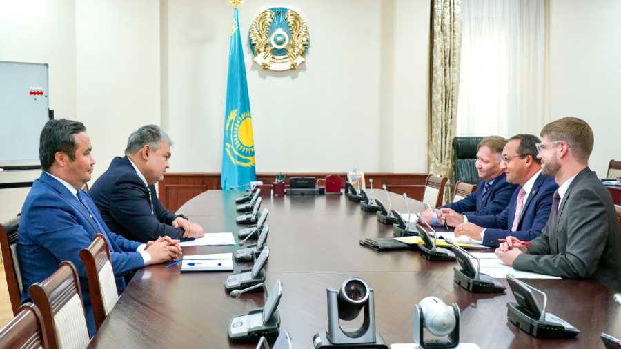 Ермек Кошербаев провел встречу с послом Швейцарии