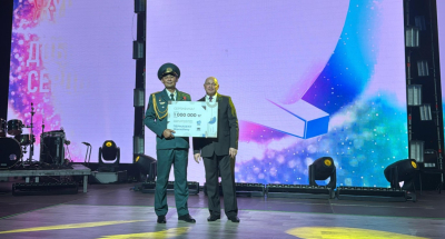 Награда за отвагу: ефрейтор получил миллион тенге от «Казцинка»