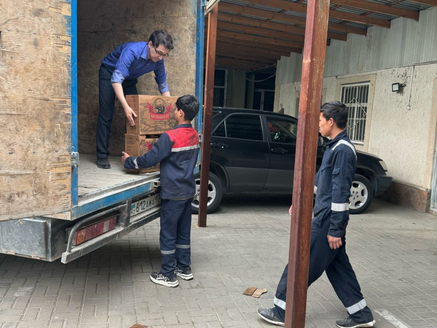 В Шымкенте уничтожили более 10 тонн контрафактного подсолнечного масла