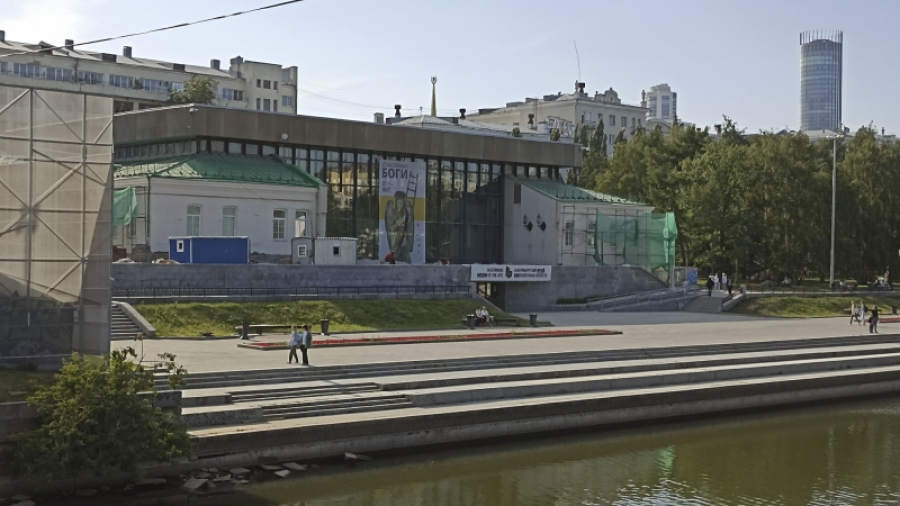 В Екатеринбурге простились с экс-директором музея ИЗО: Сергей Постников ушел на 72-м году жизни