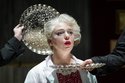 Стилист Скороходова перечислила тренды весны 2026 года