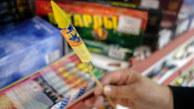 Предновогодние рейды устроила полиция продавцам пиротехники
