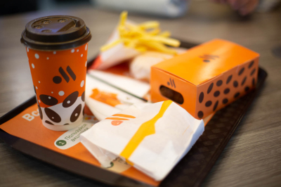 Диетолог Солнцева заявила, что постоянное поедание фастфуда вредит иммунитету