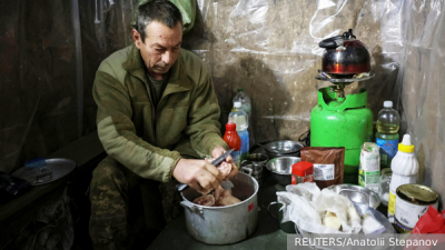 Медведев заявил о невозможности армий мира противостоять массовым атакам дронов