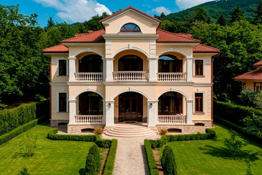 Стивен Сигал выставил на продажу загородный дом в Подмосковье