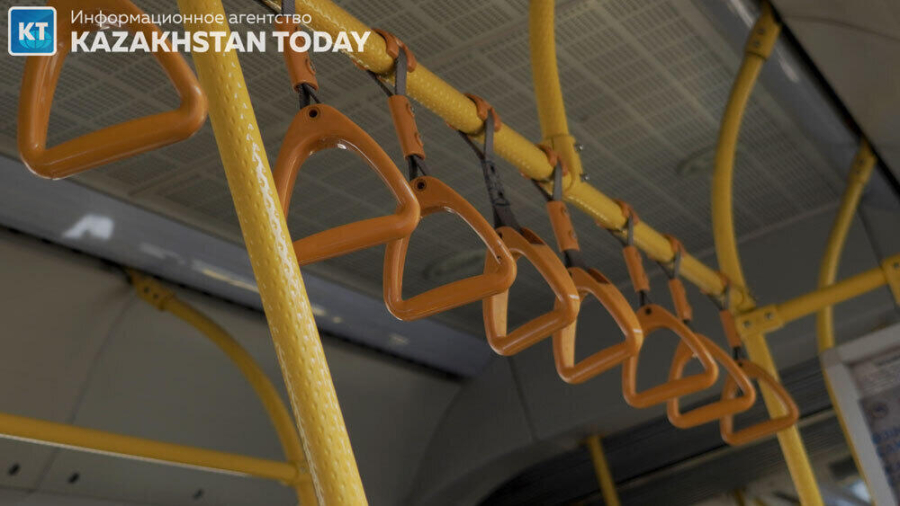 В общественном транспорте Алматы внедрен новый способ оплаты проезда через Kaspi