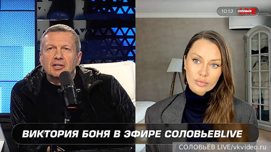 Пассажирская маршрутка перевернулась после ДТП в Астрахани