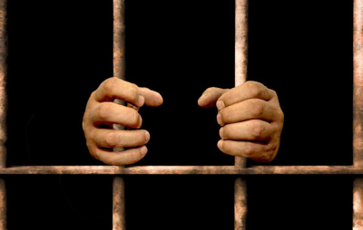 Телевизор по ночам и отказ от формы: зачинщиков тюремного бунта осудили в Туркестанской области