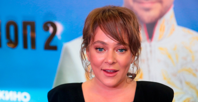 Аглая Тарасова впервые вышла в свет после скандала