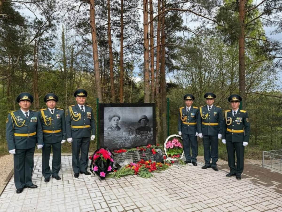 Память погибшим воинам-казахстанцам появился под городом Невель