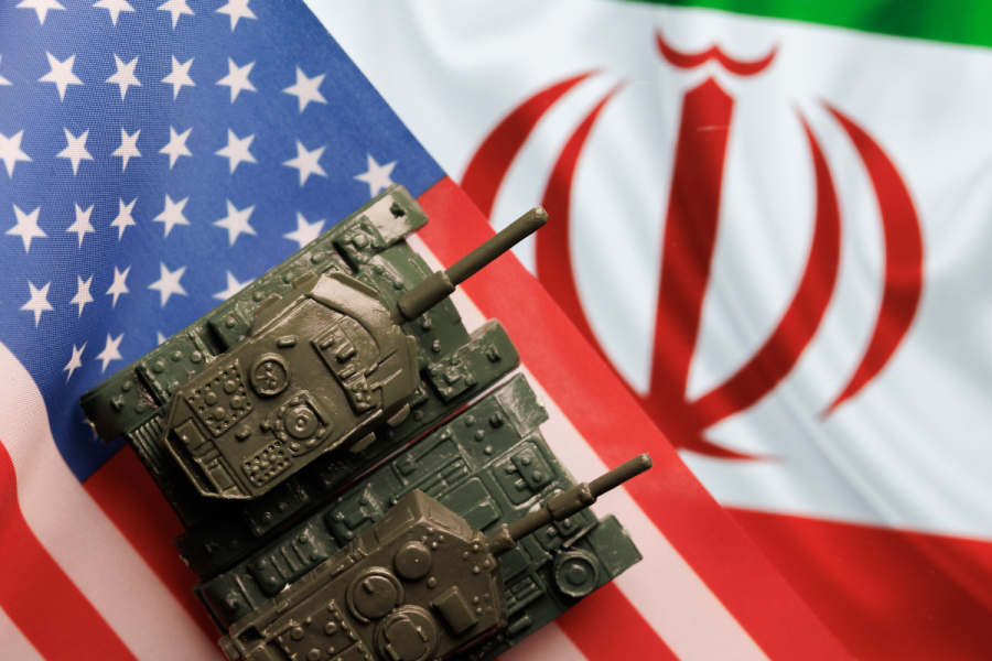 Иран пригрозил ударить по&nbsp;трем портам ОАЭ и&nbsp;призвал людей эвакуироваться