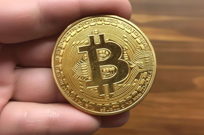 Биткоин рекордно подорожал