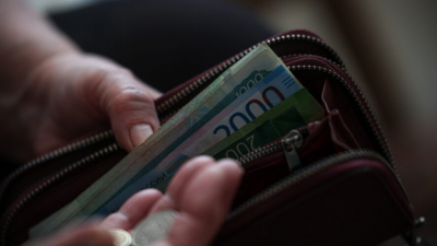 Житель Казани потерял сотни тысяч рублей, поверив в фейковый розыгрыш в мессенджере 20/04/2026 &ndash; Новости