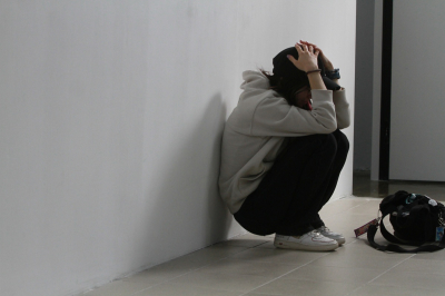 Мошенники наживаются на депрессии: продают курсы &laquo;счастья&raquo; под видом психологов