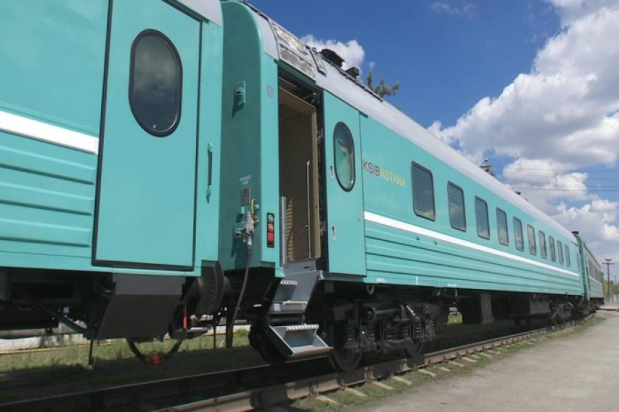 Казахстан планирует закупить более 450 локомотивов и более 7 тысяч новых вагонов