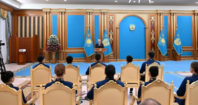 Токаев принял участие в церемонии награждения победителей и призеров ЧМ по боксу