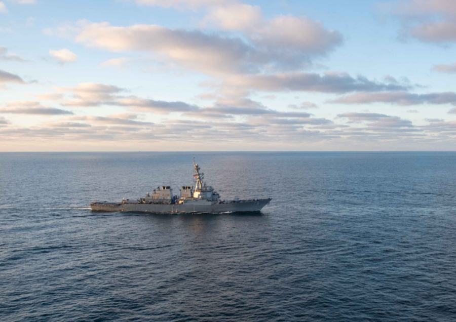 Силы Ирана ударил по эсминцу ВМС США