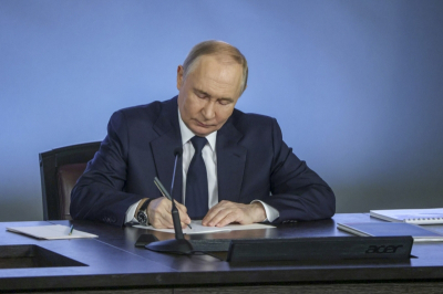 Путин подписал закон об ограничениях для иноагентов за рубежом, США отчитались о навигации в Персидском заливе: главное за сутки