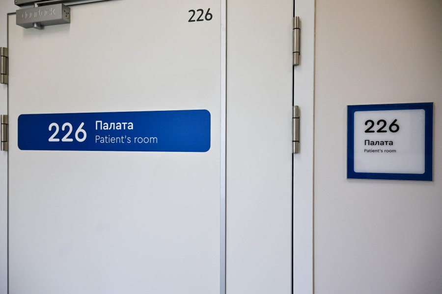 Онищенко: бахилы в поликлиниках не вредят и не противоречат науке