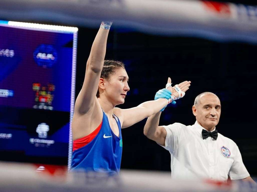 Алуа Балкибекова и Аида Абикеева выиграли золото ЧМ по боксу