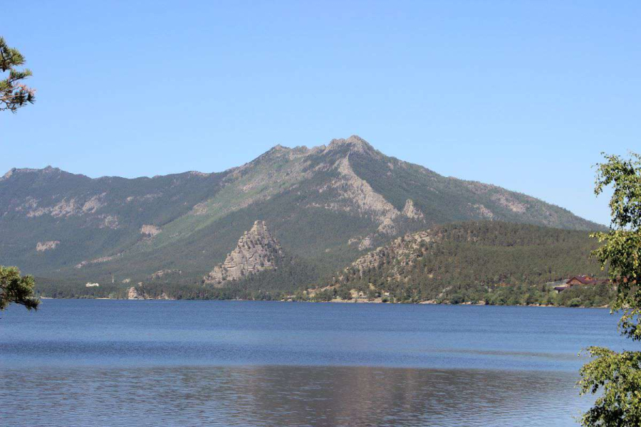 Власти Кыргызстана изменят правила восхождения к вершинам