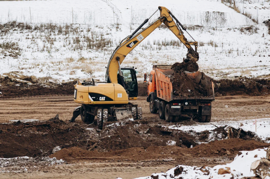 Экскаваторщик заплатит 12 миллионов за порчу земли под мегасвалку