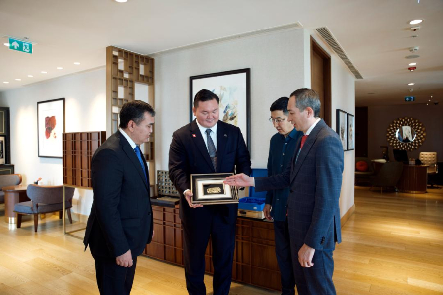 Мировая звезда сумо Хакухо Сё посетил Астану и поделился опытом