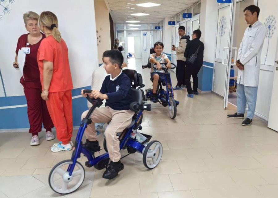 Стараться помочь каждому