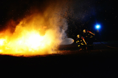 Мужчину с ожогами спасли из горящего вагончика в Актобе