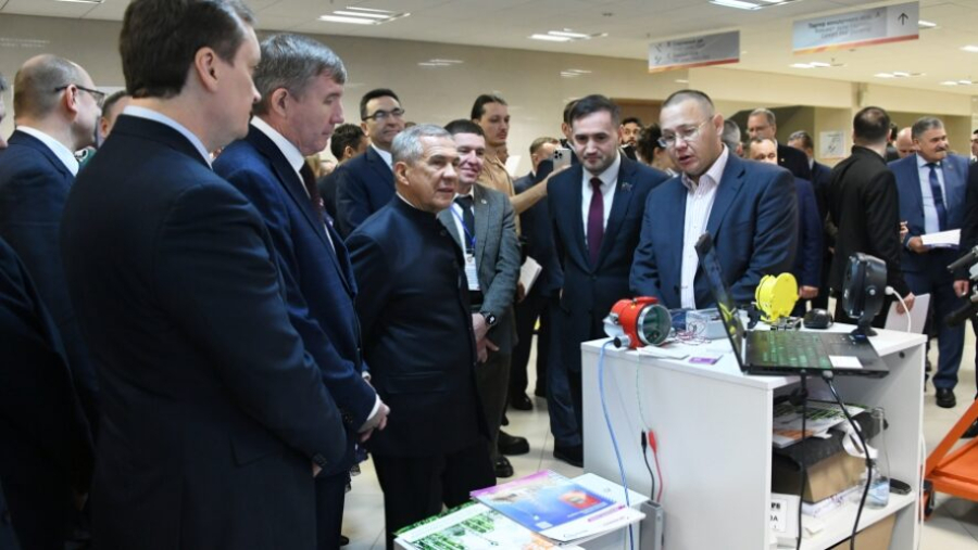 Дроны против пожаров: Минниханов оценил инновационную разработку нижнекамской фирмы 11/02/2026 &ndash; Новости